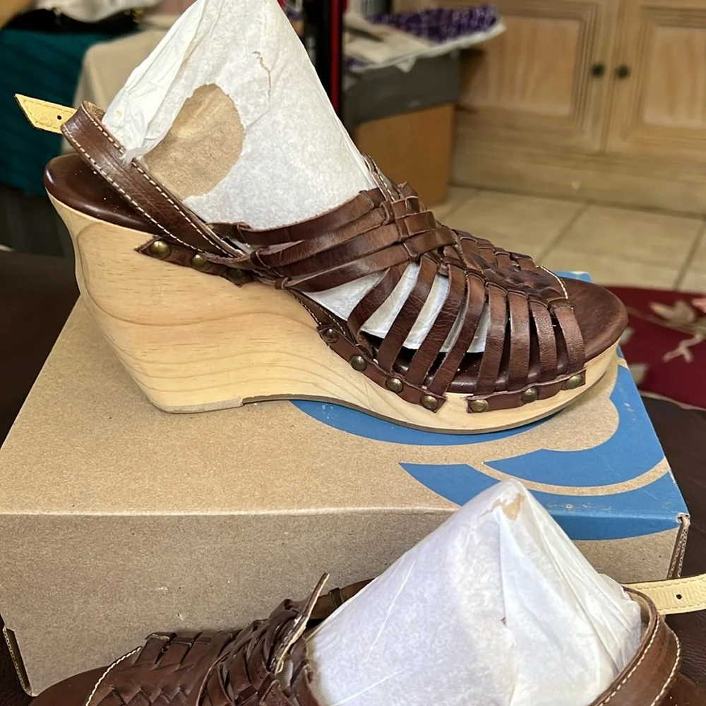 Bed Stu Cobbler Series Women’s Hurache Wedge in Brown Sz 7.5 to 8. Sz 38